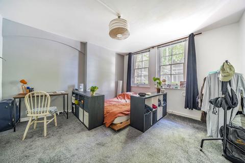 3 bedroom apartment for sale, Borough Road, London SE1