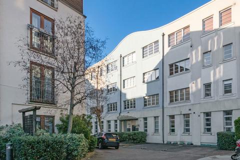 39 Sunlight Square, London, E2 6LD
