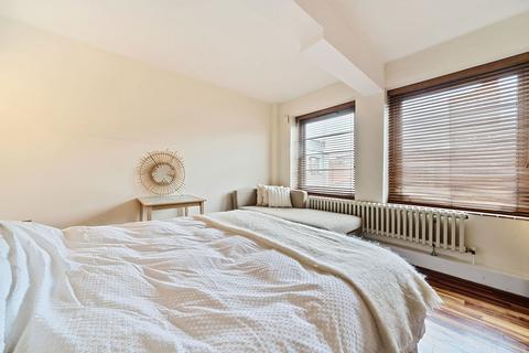 39 Sunlight Square, London, E2 6LD