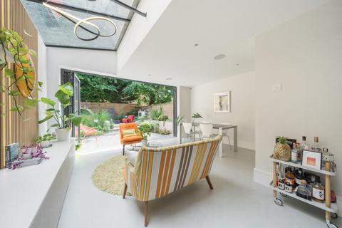 31 Rockmount Road, London, SE19 3SZ