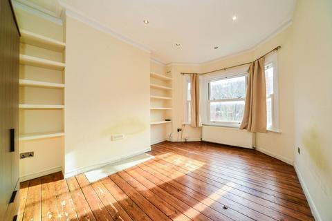 3 bedroom flat for sale, Crewdson Road, London SW9