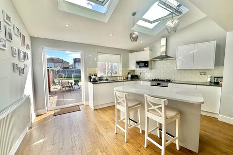 30 Elgin Avenue, Harrow, HA3 8QL