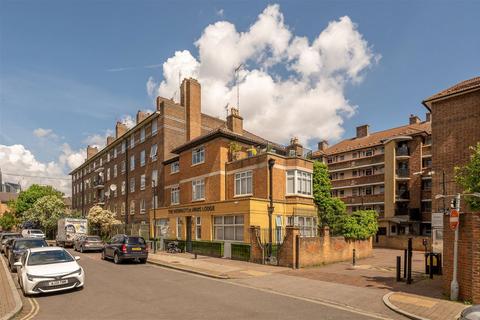 1 bedroom flat for sale, King & Queen Street, London SE17