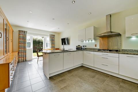 5 bedroom detached house to rent, Campbell Road, Marlow, Buckinghamshire, SL7