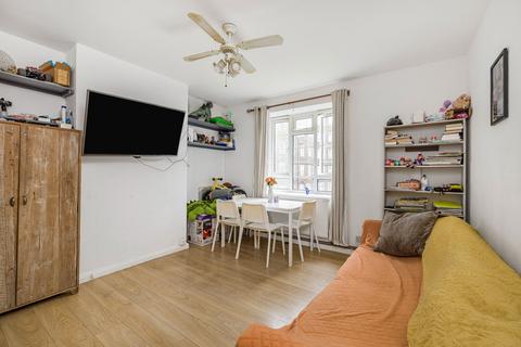 3 bedroom flat for sale, Cowley Road, London SW9