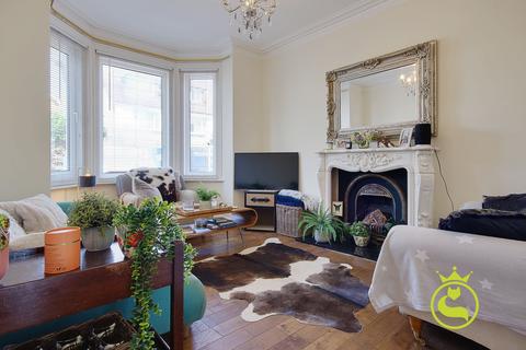 65 Ashley Road, Poole, BH14 9BT