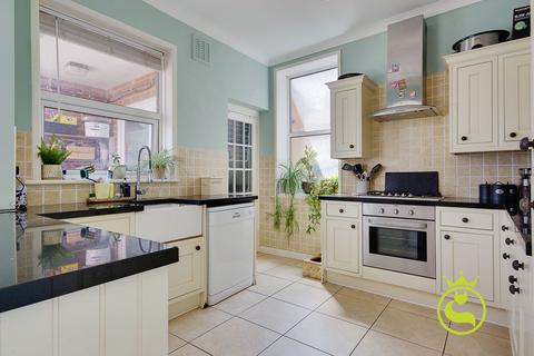 65 Ashley Road, Poole, BH14 9BT