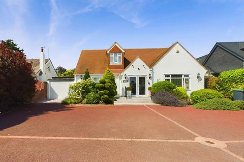 5 bedroom chalet for sale, West Street Sompting