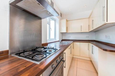 3 bedroom apartment to rent, Park Lane, London, TW9