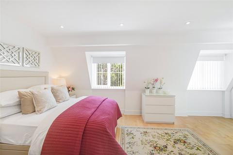 38 Truesdales, Ickenham, Uxbridge, UB10 8FJ