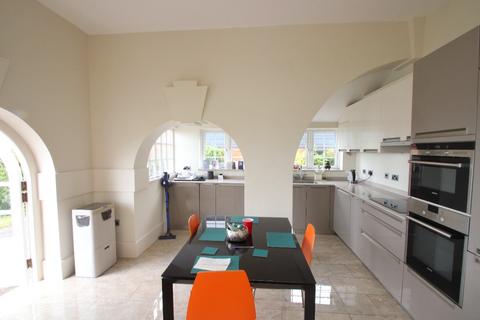 2 bedroom apartment to rent, Western Esplanade, Broadstairs