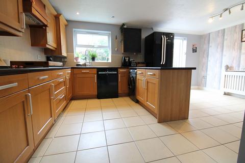 4 bedroom detached house for sale, Falcon Grove, Gainsborough DN21