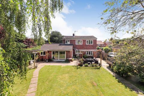 4 bedroom detached house for sale, Whitwell Road, Norwich NR10