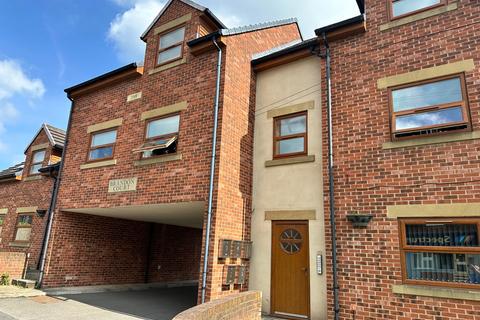 2 bedroom flat for sale, Brandon Court, Wakefield WF1