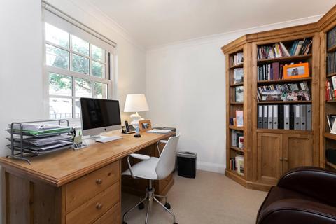 3 bedroom terraced house to rent, Streatley Place, Hampstead, London