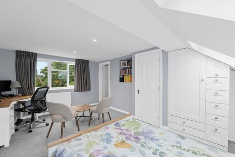 26 Ravensfield Gardens, Epsom, KT19 0SR