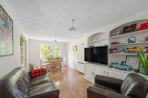 2 bedroom flat for sale, Selhurst Close, London SW19