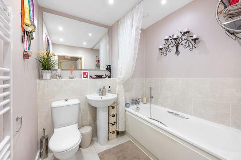290 Whitestone Way, Croydon, CR0 4FJ