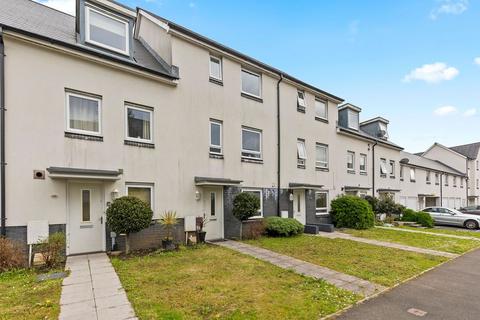 3 bedroom townhouse for sale, Minotaur Way, Swansea SA1