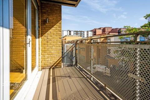 2 bedroom flat for sale, Saffron House, Ramsgate Street, Hackney, E8