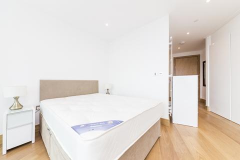 Studio to rent, Crossharbour Plaza, London E14