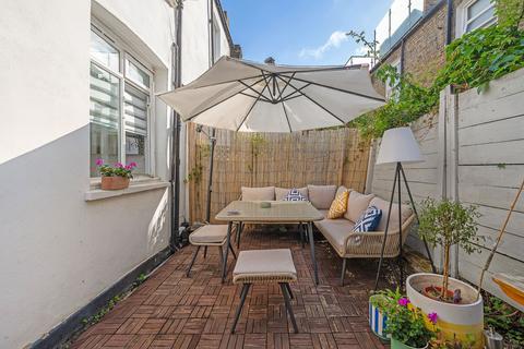 5a Delia Street, London, SW18 2BT