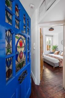 5a Delia Street, London, SW18 2BT