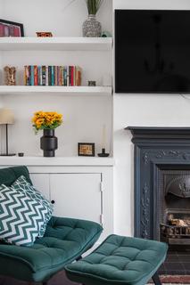 5a Delia Street, London, SW18 2BT