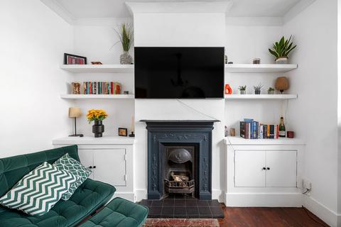5a Delia Street, London, SW18 2BT