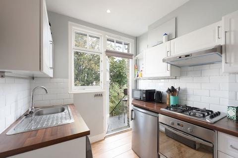 112 Reform Street, London, SW11 5AH