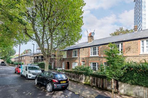 112 Reform Street, London, SW11 5AH