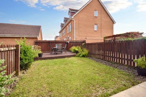 3 bedroom terraced house for sale, Weavers Chase, Wakefield