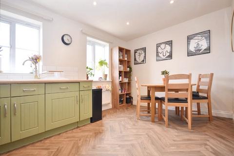 43 Weavers Chase, Wakefield, WF2 9UE