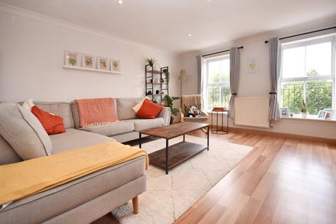 43 Weavers Chase, Wakefield, WF2 9UE