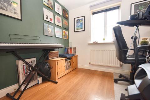43 Weavers Chase, Wakefield, WF2 9UE