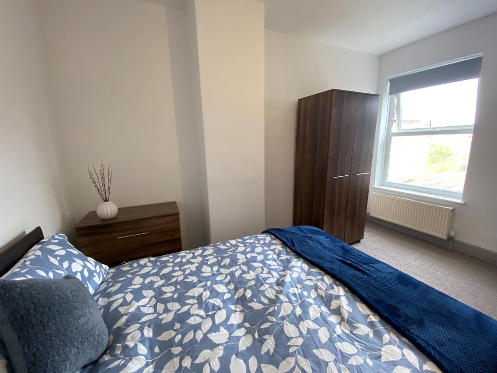 Farebrother Street, Single Room