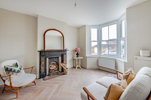 17 Oakhill Road, Reigate, RH2 7HA