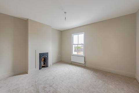 17 Oakhill Road, Reigate, RH2 7HA