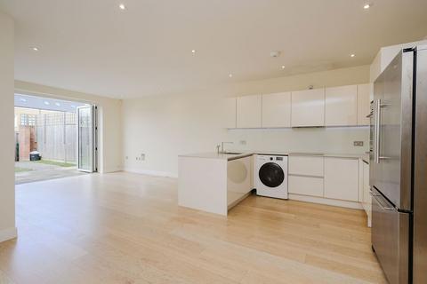 4 bedroom semi-detached house for sale, Durham Road, London SW20