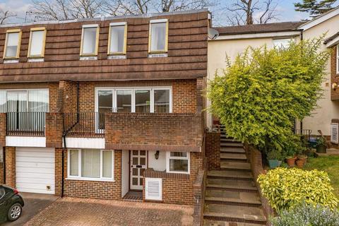 6 bedroom end of terrace house for sale, Heights Close, London SW20