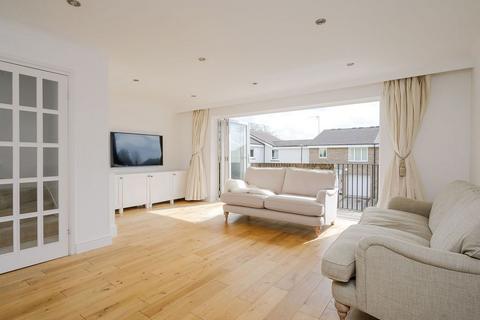 6 bedroom end of terrace house for sale, Heights Close, London SW20