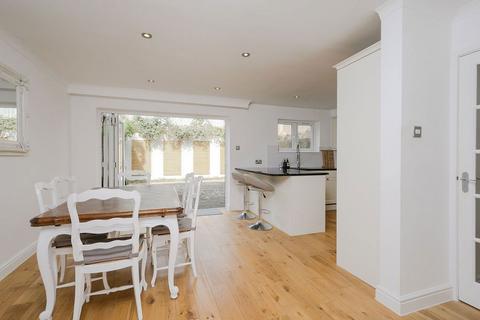 6 bedroom end of terrace house for sale, Heights Close, London SW20