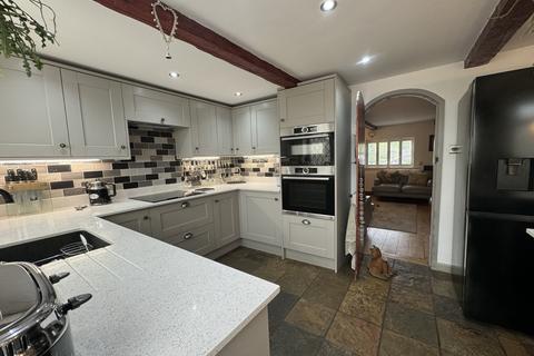 2 bedroom cottage for sale, Newgate Lane, Whitestake