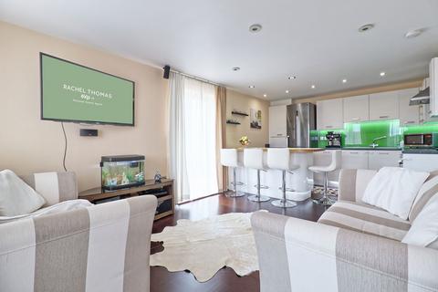 12, Capri House Anglia Way, South Ockendon, RM15 5FL