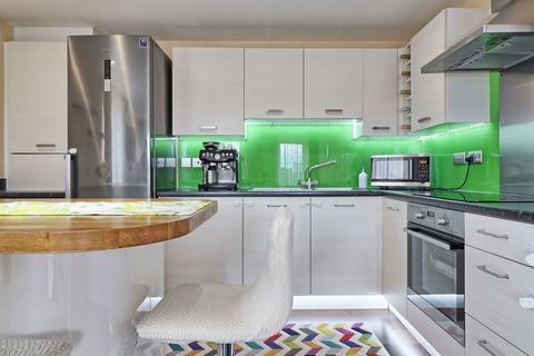 12, Capri House Anglia Way, South Ockendon, RM15 5FL