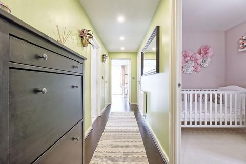 12, Capri House Anglia Way, South Ockendon, RM15 5FL
