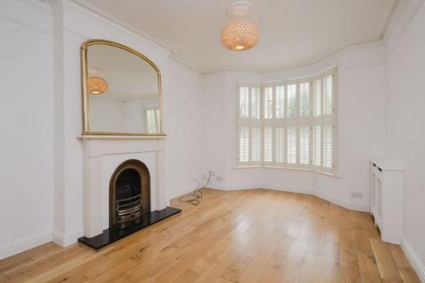 4 bedroom end of terrace house for sale, Durham Road, London SW20