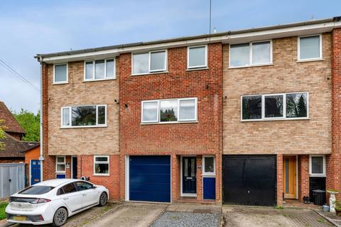 343 Waterside, Chesham, HP5 1QE