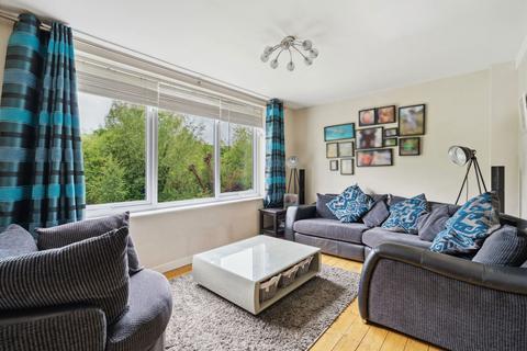 343 Waterside, Chesham, HP5 1QE