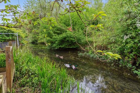 343 Waterside, Chesham, HP5 1QE